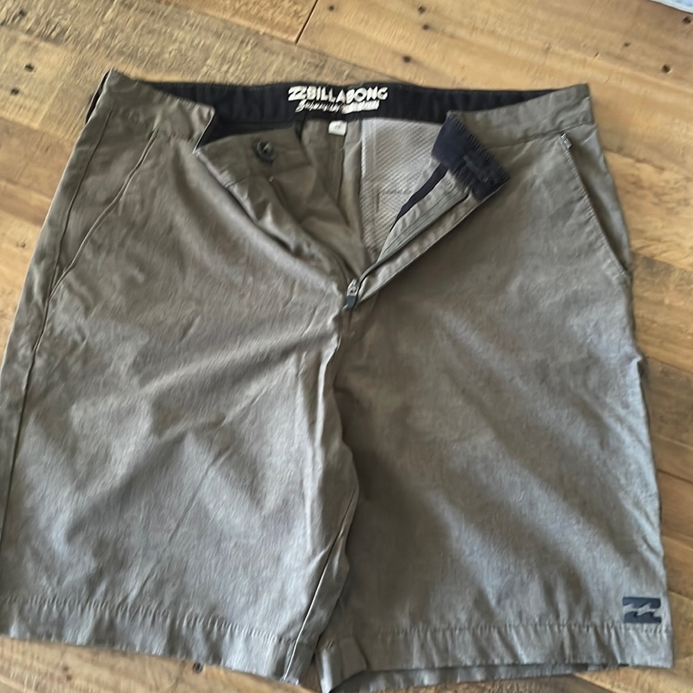 Billabong Submersibles Shorts size 33